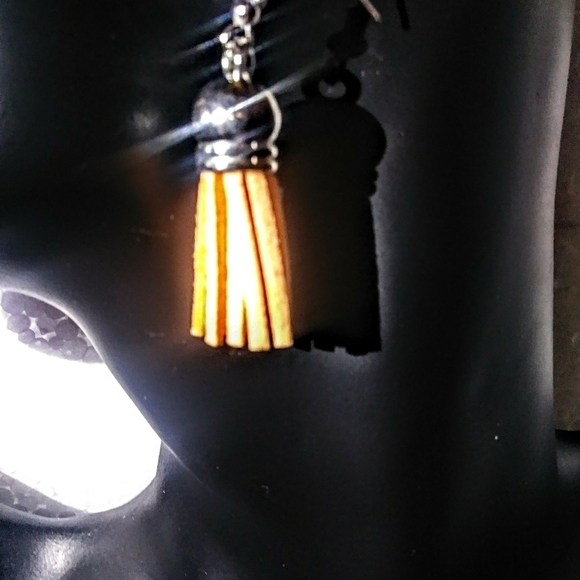 JovitaSpring Mellon tassels - Picture 2 of 6